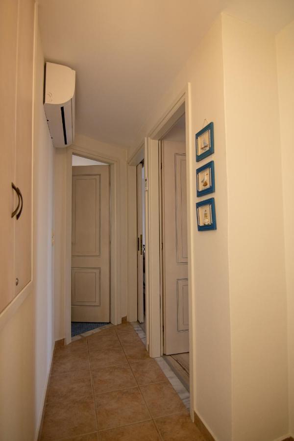 The Island House - Family Size Apt - Overlooking The Aegean - 3 Steps From The Beach Móhlosz Kültér fotó