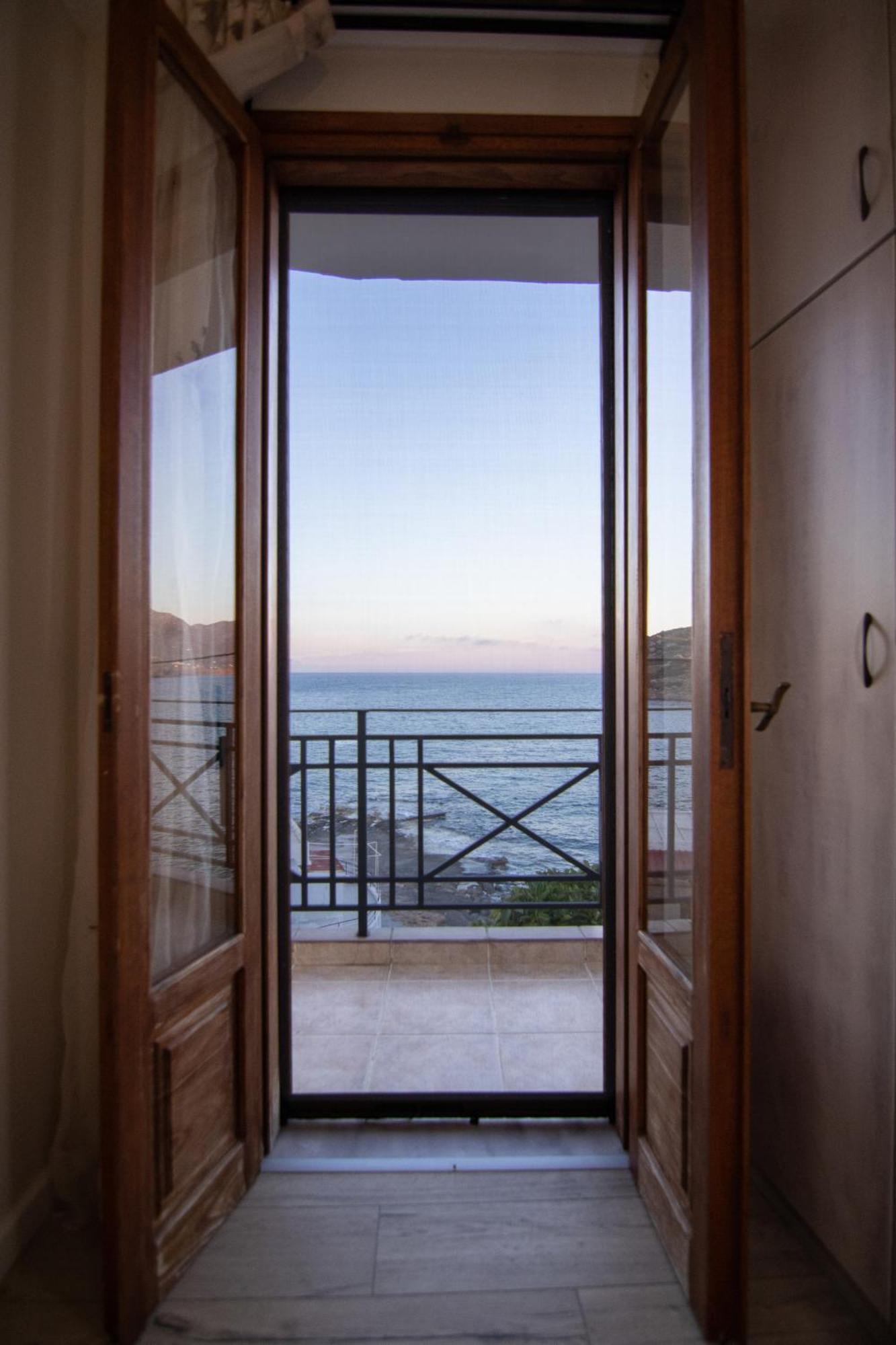 The Island House - Family Size Apt - Overlooking The Aegean - 3 Steps From The Beach Móhlosz Kültér fotó