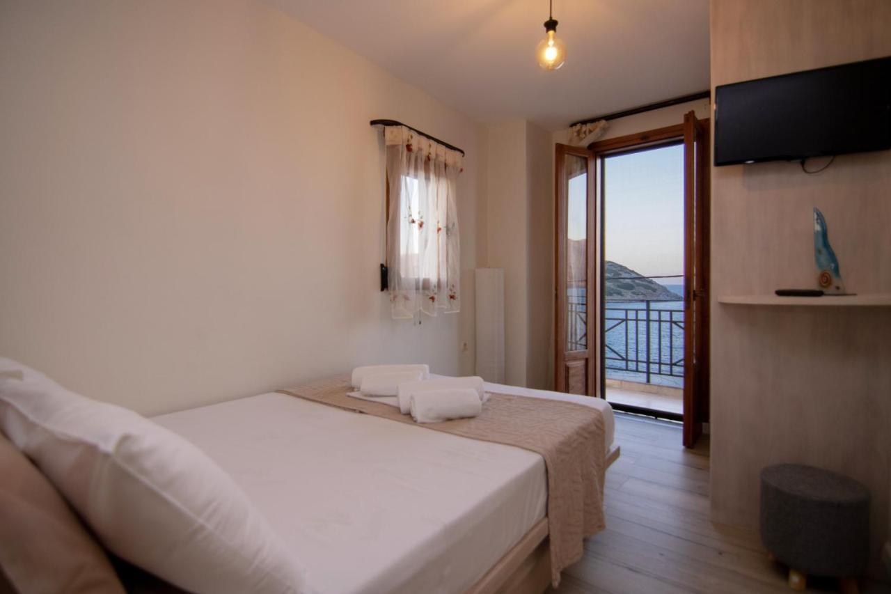 The Island House - Family Size Apt - Overlooking The Aegean - 3 Steps From The Beach Móhlosz Kültér fotó