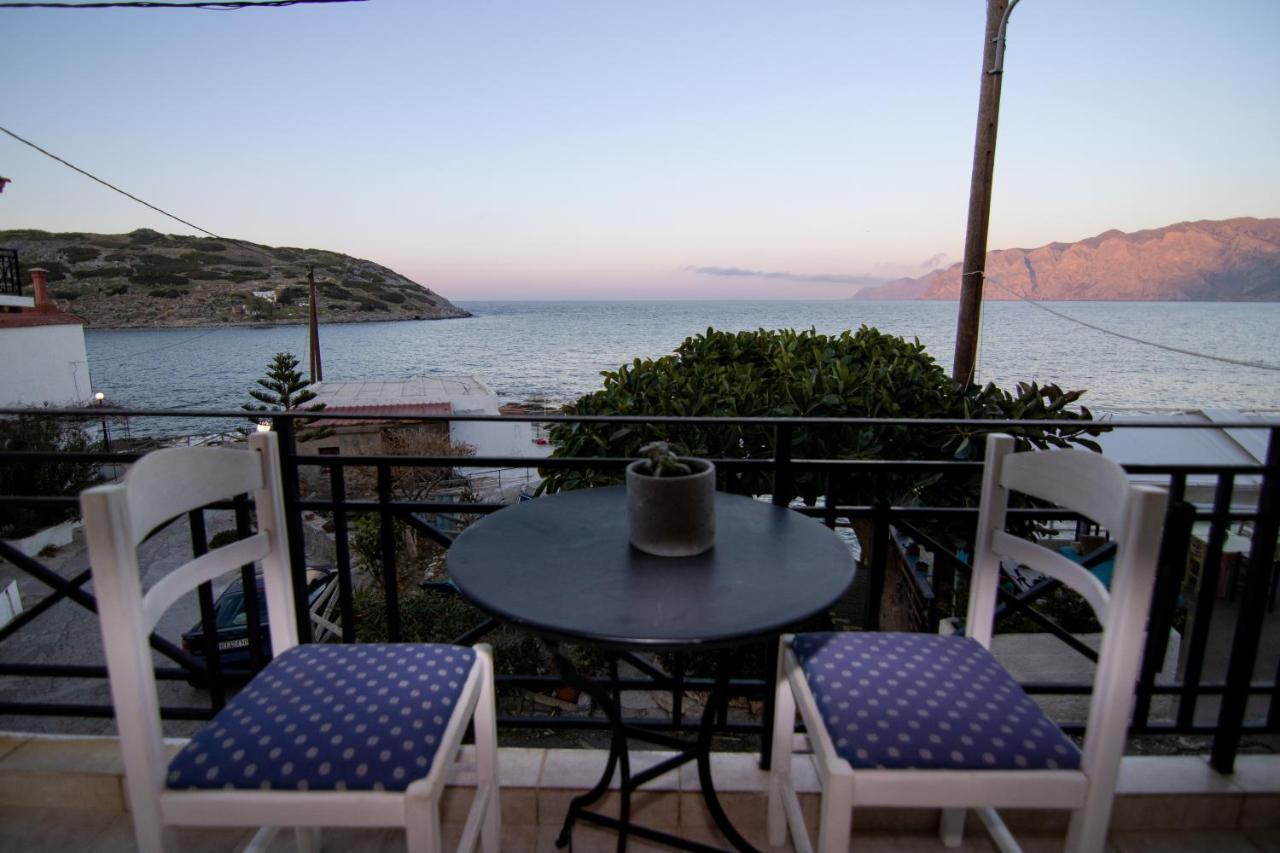 The Island House - Family Size Apt - Overlooking The Aegean - 3 Steps From The Beach Móhlosz Kültér fotó